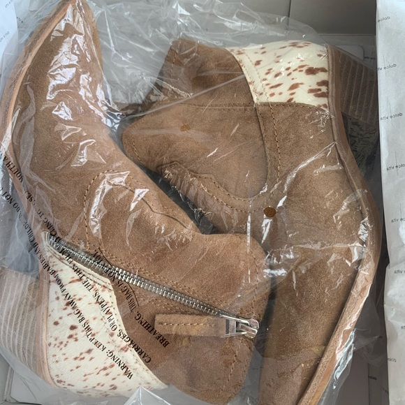 Dolce Vita Senica Dark Saddle Suede Bootie - Picture 10 of 12